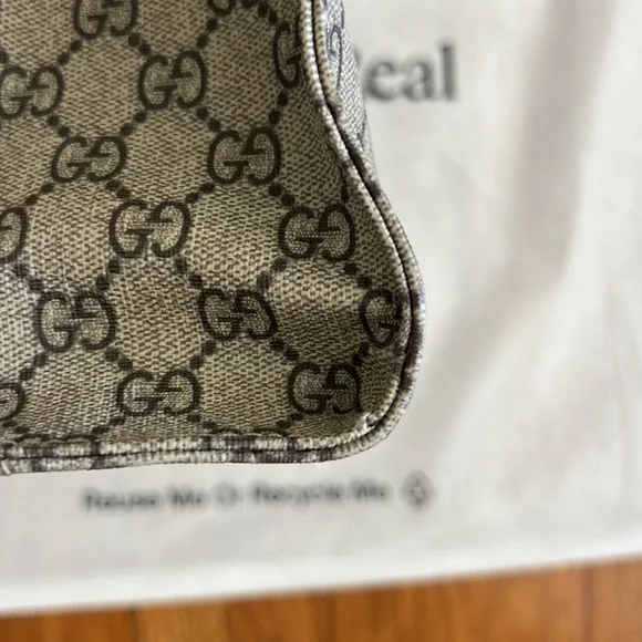 Gucci GG Supreme Messenger Tote Bag - Picture 8 of 15